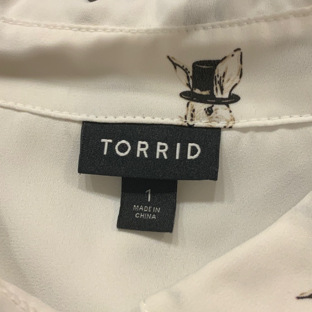 Torrid Madison Blouse Featuring “Dapper Animals” - Picture 6 of 8